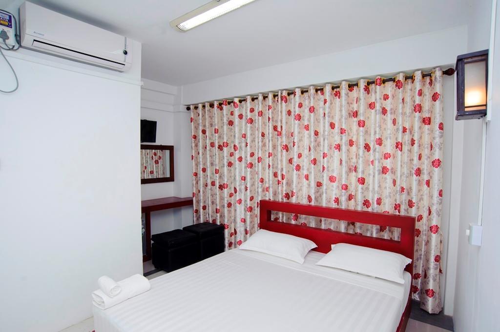Agga Youth Hotel Янгон Экстерьер фото