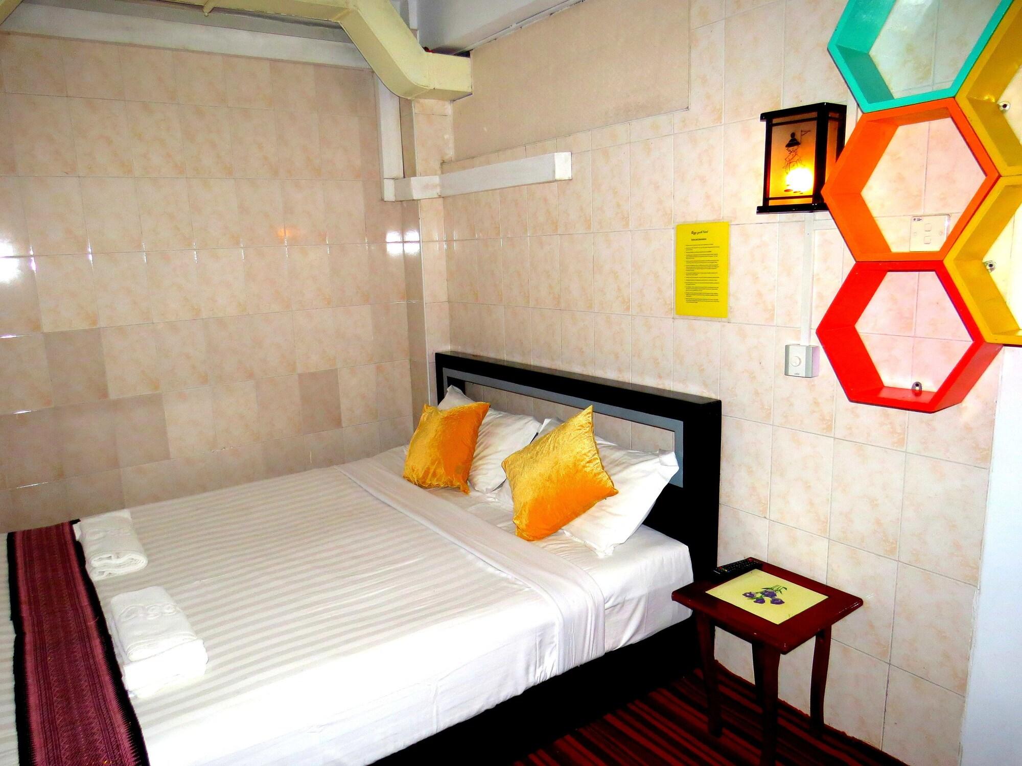 Agga Youth Hotel Янгон Экстерьер фото