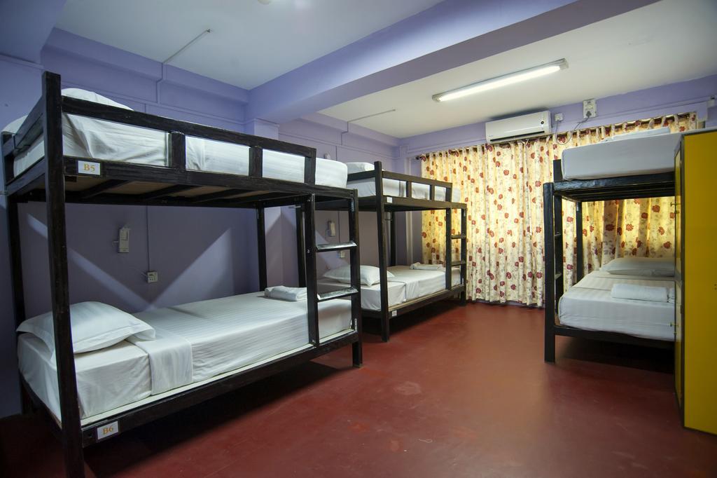 Agga Youth Hotel Янгон Экстерьер фото